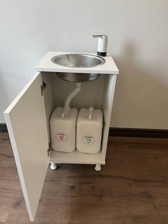 Cosmofix Mobil Seyyar Lavabo Basic 10 Litre Sabit Ayak